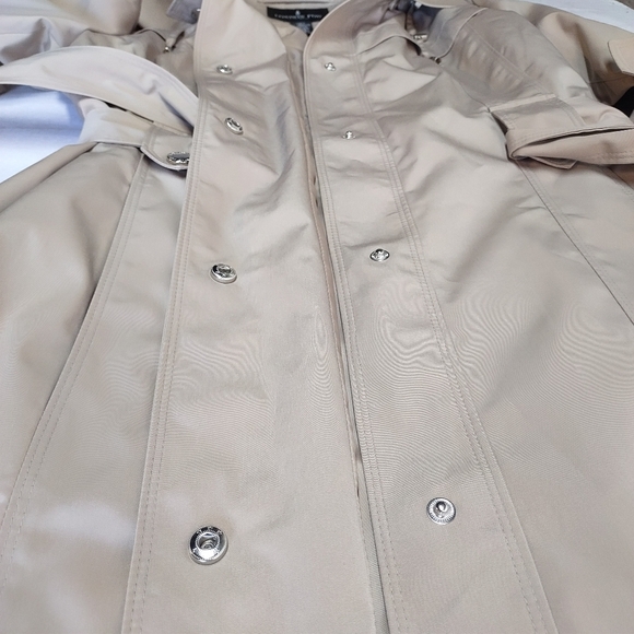 London Fog Trench Coat Women's Tan/Beige Trench Coat Size XL - Picture 8 of 10